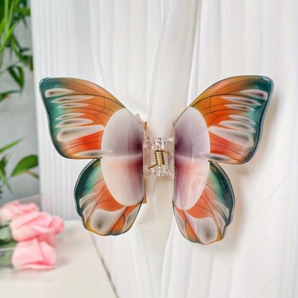 Accessories - Butterfly Curtain Hairclip
